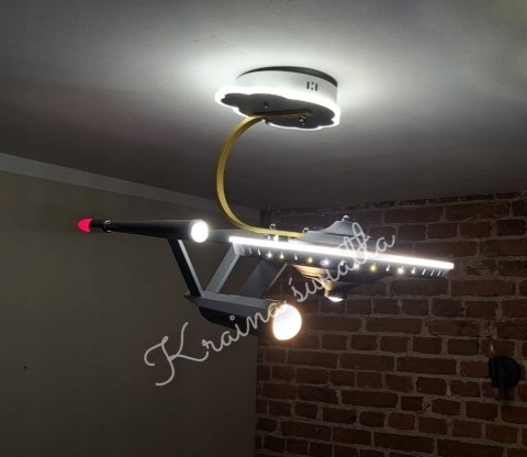 UROCZA LAMPA SUFITOWA STATEK KOSMICZNY STAR TREK POKÓJ DZIECKA LED + E14